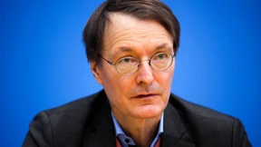 Lauterbach will mit Flick reden