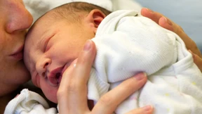 Neugeborenes nach Behandlung frei von HI-Viren