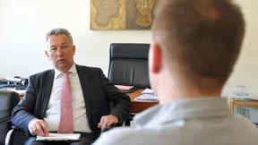 Statt des  Eingriffs