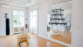 Schlafzimmer mit Kondomleuchter