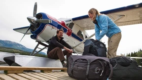 Beförderung auf die kanadische Art: Kanu, Kajak, Buschflugzeug, Hundeschlitten