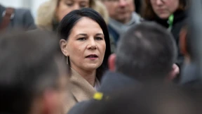 Außenministerin Baerbock zu Ukraine: „Brauchen Lösung, die das Desaster nicht noch größer macht“