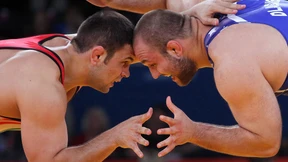 Schulterschluss der Ringer