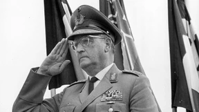 Die Tradition vom Hakenkreuz trennen