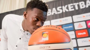 Könnte er die Vergangenheit doch löschen