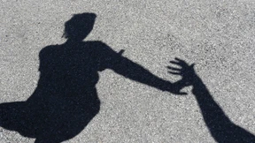 Gewalt gegen junge Frau in Paris empört Frankreich