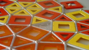 Die Mathematik der falschen Kristalle