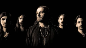 Sie stehen in der Mitte des Konflikts