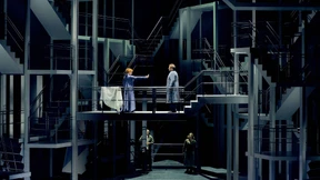 Wie wuchtig die junge Braut ihre Verzweiflung herausschleudert!