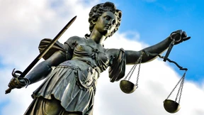 Über jeden Zweifel erhaben sein