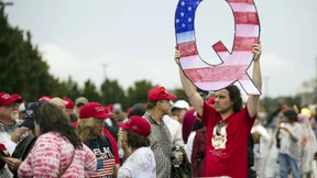 Die kruden Phantasien von „Q“