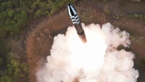 Neuartige Langstreckenrakete mit Feststoffantrieb getestet