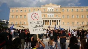 Polizei löst Anti-Impfpflicht-Protest auf