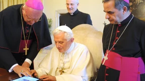 „Liebe Freunde! Gerne verbinde ich mich mit euch über Twitter“