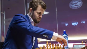 Schachweltmeister Carlsen startet mit Sieg 