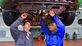 Merkel ruft Firmenchefs zu Flüchtlingsgipfel 