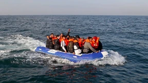 Ministerin geht gegen Videos von Ärmelkanal-Überquerungen vor