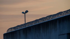 Häftling soll Ehefrau bei Besuch getötet haben