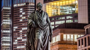 Mehr Licht für den König der Worte