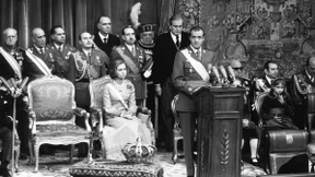 Jeder muss sich den Thron verdienen