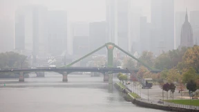 Der Monat des Schreckens und der Hoffnung