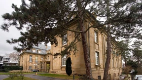 Im Doppeldecker in die Villa Reitzenstein