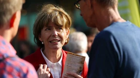 Kölner OB-Wahl findet trotz Messerangriff auf Kandidatin Reker statt