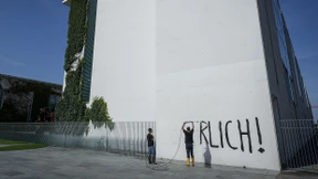 Letzte Generation beschmiert Kanzleramt