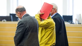 Schlafende Ehefrau angezündet – lebenslange Haft für 50-Jährigen