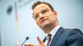 Spahn will Corona-Quarantäne verstärkt kontrollieren