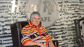 Indianer-Stamm verdient gut mit Hard Rock Café