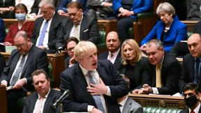 Johnson entschuldigt sich für „Partygate“