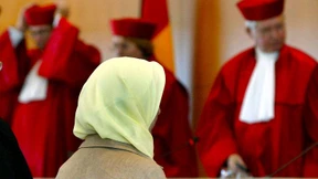 Rechtsreferendarin scheitert in Karlsruhe