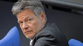 Perücke tragen wegen Putin