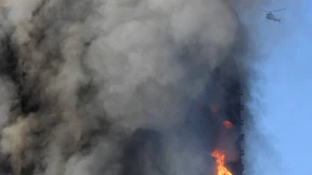 Hochhaus in London in Flammen