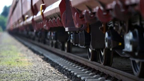 Polizisten finden unterkühlte Flüchtlinge in Güterzug