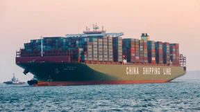 Das größte Schiff der Welt besucht Hamburg