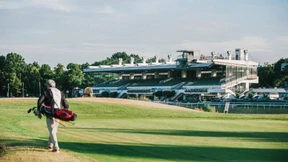 Friedenszeichen auf der Rennbahn