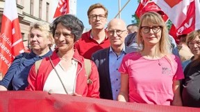 Wettstreit um höheren Mindestlohn