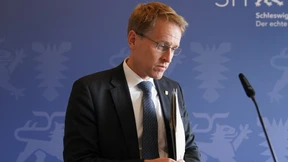 Günther befürwortet China-Deal im Hamburger Hafen