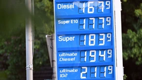 Der Ölpreis-Sprung erreicht die Tankstellen