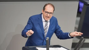 Dobrindt fordert Durchführung von Asylverfahren in Ruanda