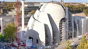 Der beschädigte Neubau