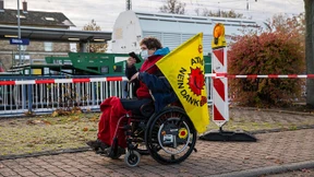 Ein Castor-Zug rollt ein - und kaum jemand geht hin