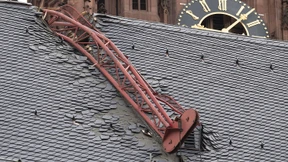 Vorarbeiten für Kranbergung am Frankfurter Dom