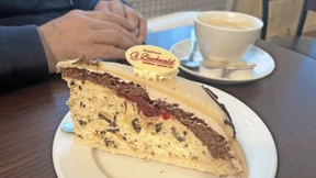 Alkohol macht locker, Torte zufrieden