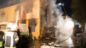 Autowerkstatt geht in Flammen auf