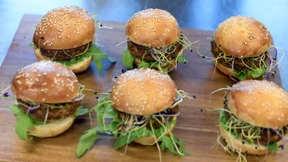 Zu Tisch, die Grillen sind fertig!