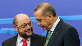 Schulz droht Erdogan mit Strafmaßnahmen