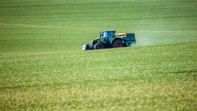 Immer mehr russischer Dünger auf deutschen Äckern